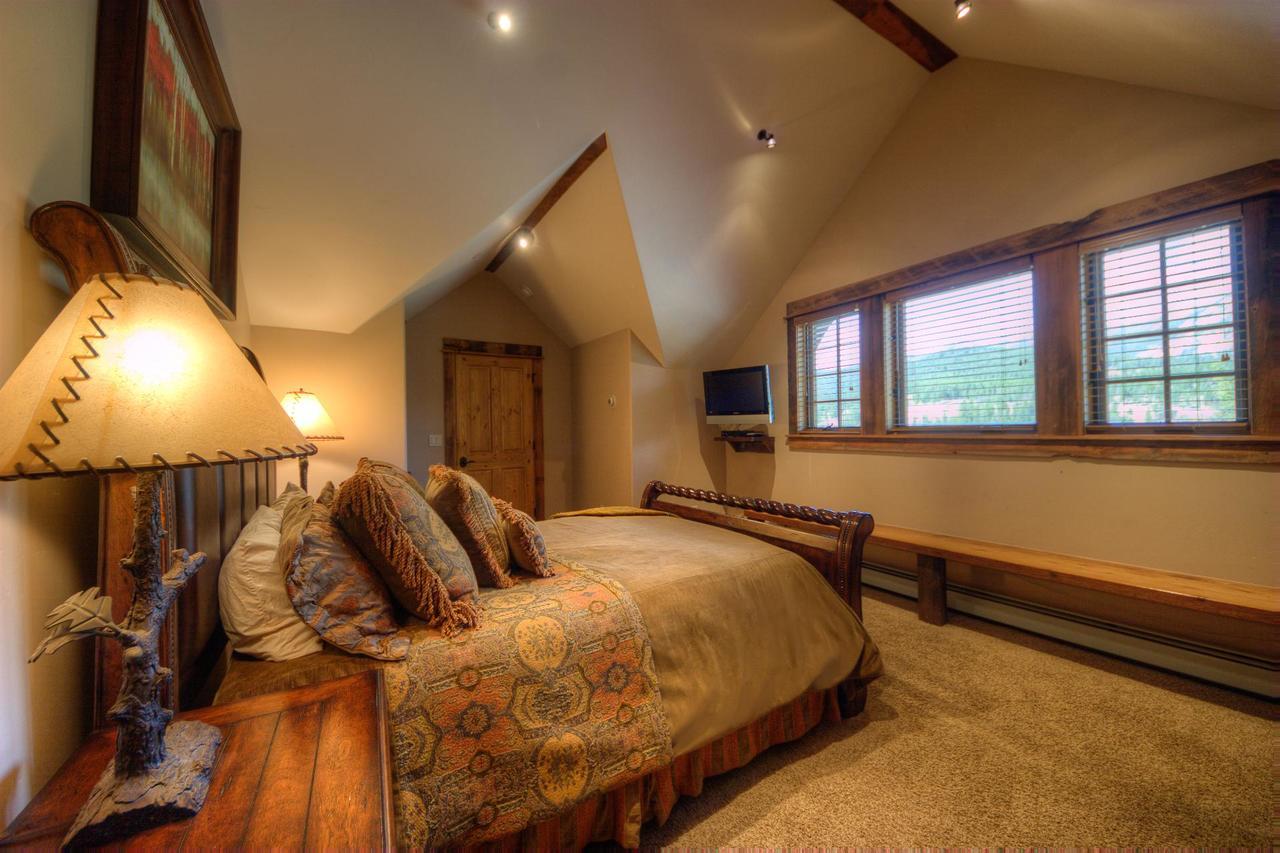 Antler Ridge Lodge Big Sky Exteriör bild